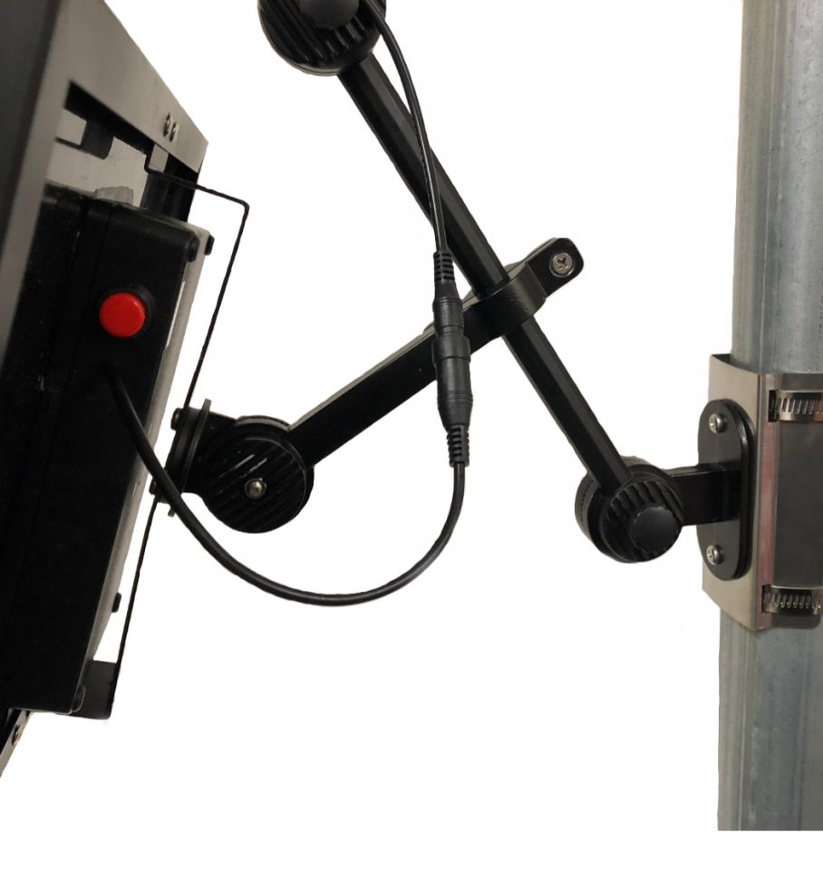 780lm Solar LED Flag Pole Light for Outdoor Illumination