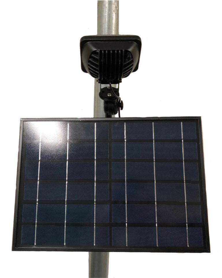 780lm Solar LED Flag Pole Light for Outdoor Illumination