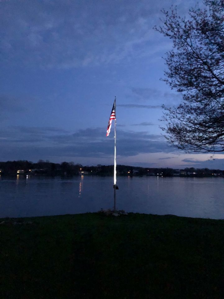 1980lm Solar LED Flag Pole Light for Outdoor Illumination