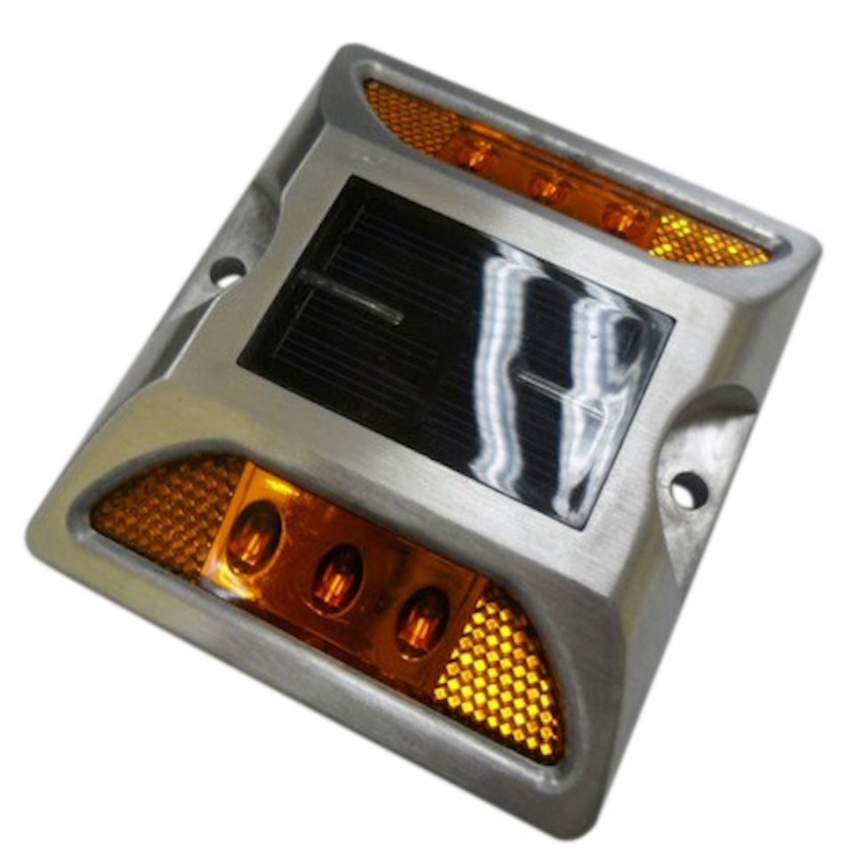 2 Sided Solar Powered Road Marker for Enhanced Safety