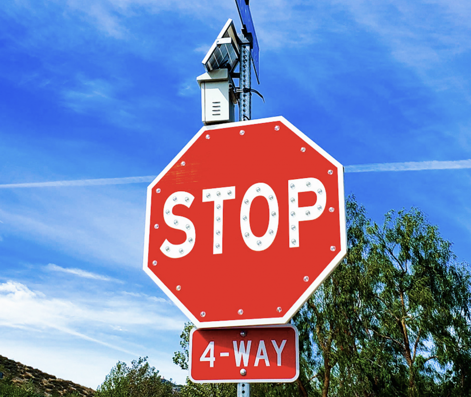 30" Solar Powered Flashing LED Stop Sign